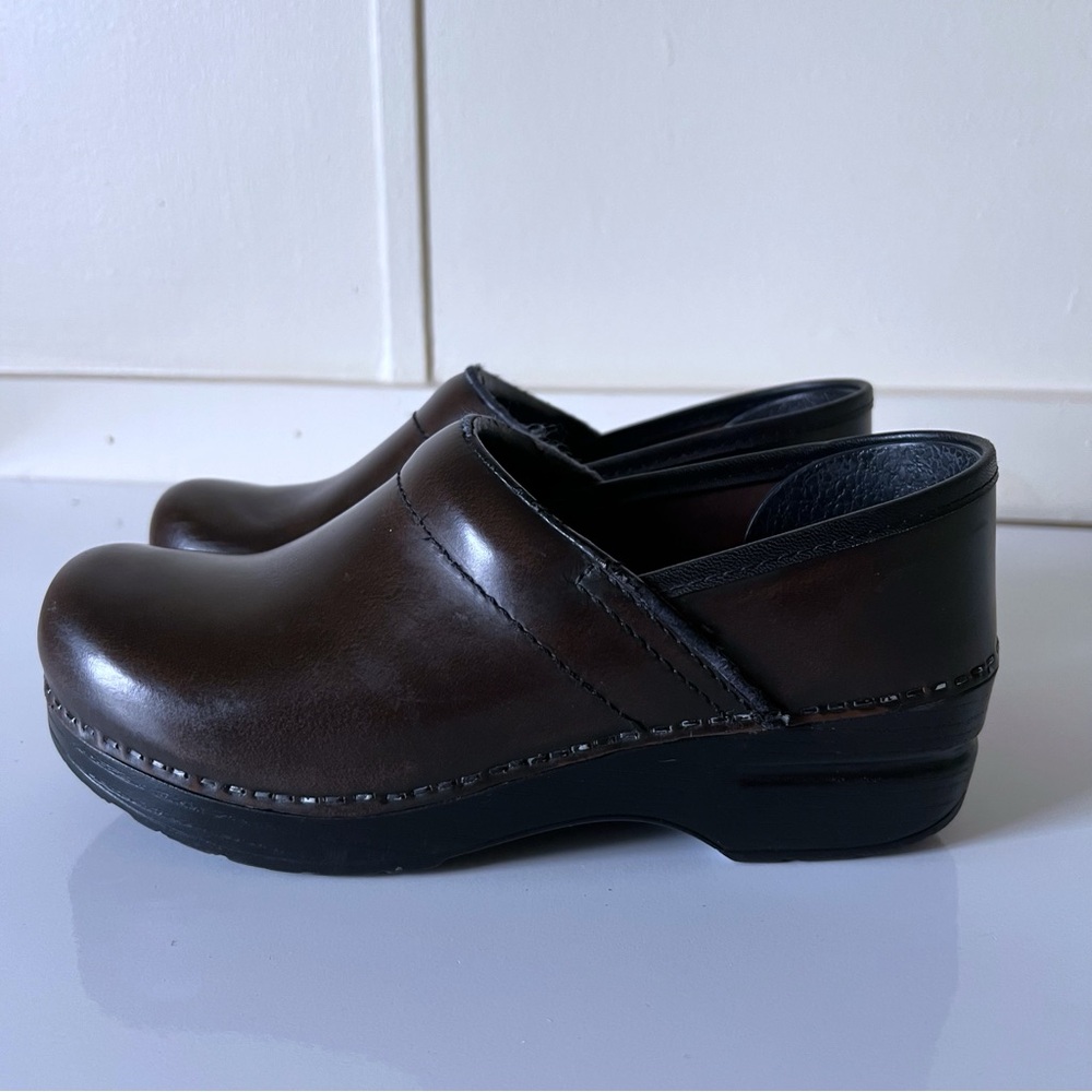 Dansko Brown Leather Clogs Comfort Casual Career Professional Orthopedic SZ 38 - Picture 2 of 15
